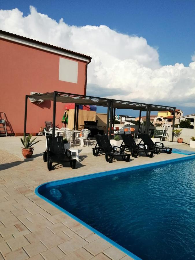 Penzion U Kapitana Apartment วีร์ ภายนอก รูปภาพ